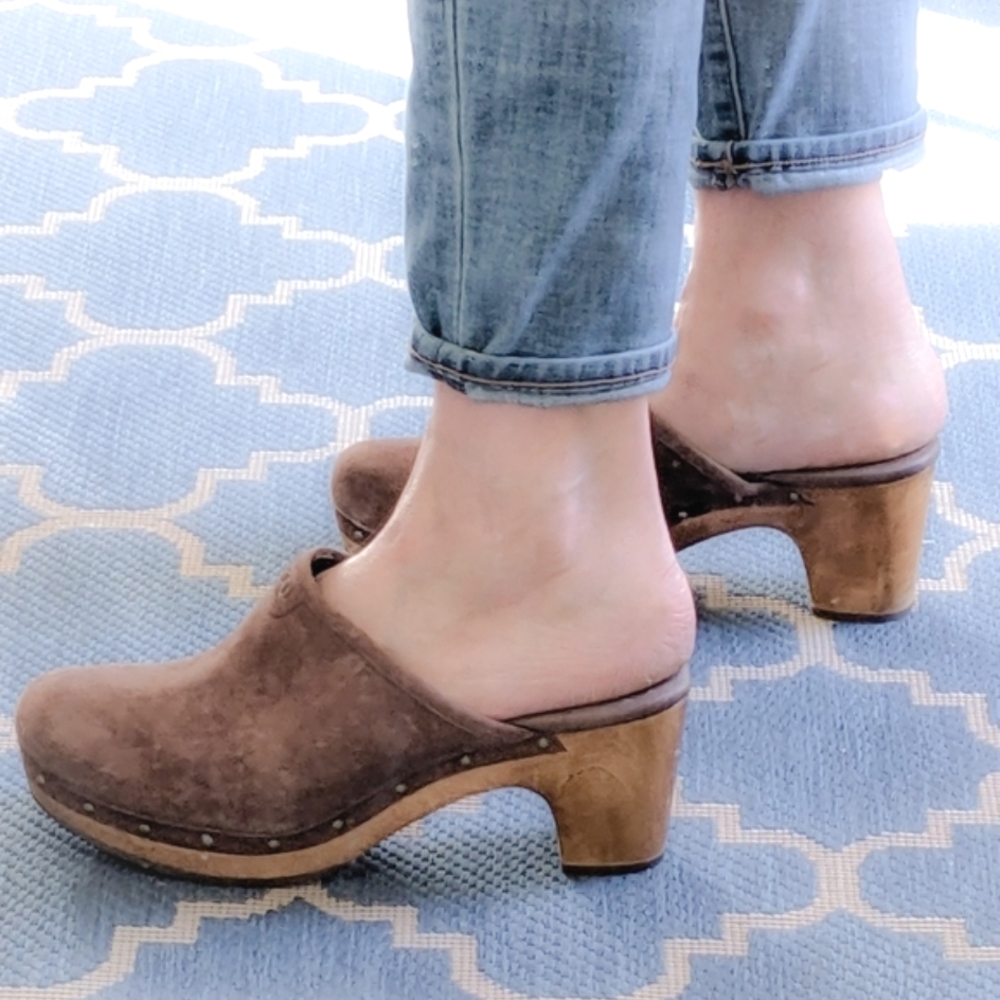 UGG — Abbie Suede Wooden Heel Clog Size 9